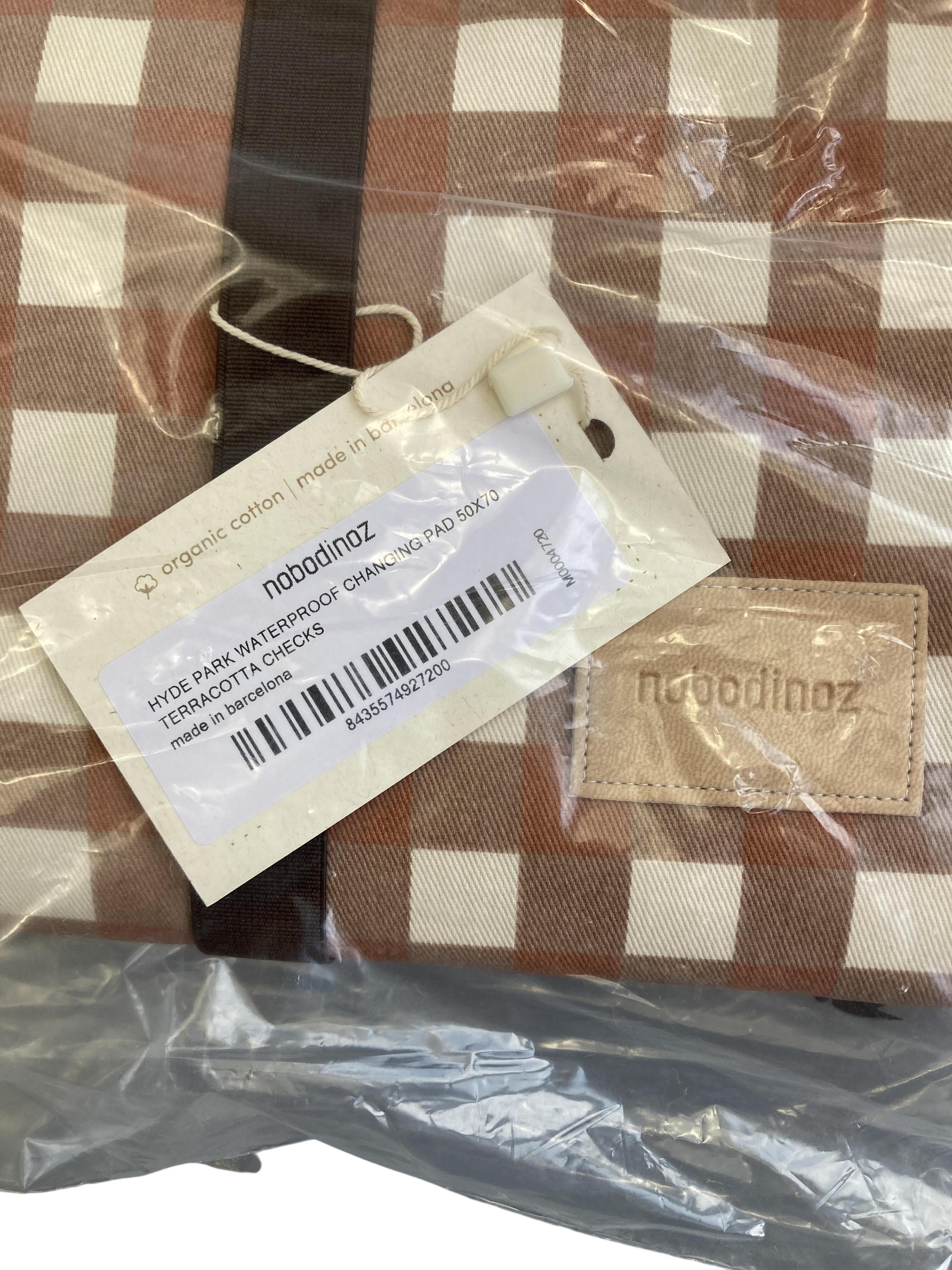 Wickelunterlagen Wickelzubehör Pflege Hyde Park Waterproof Changing Pad Nobodinoz Label Image Last Season