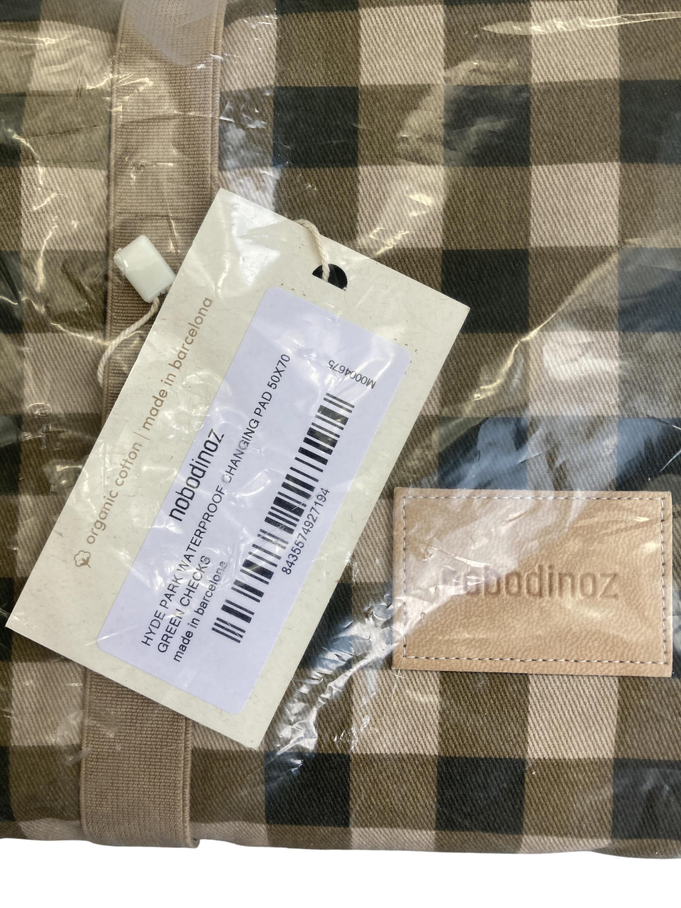 Wickelunterlagen Wickelzubehör Pflege Hyde Park Waterproof Changing Pad Nobodinoz Label Image Last Season