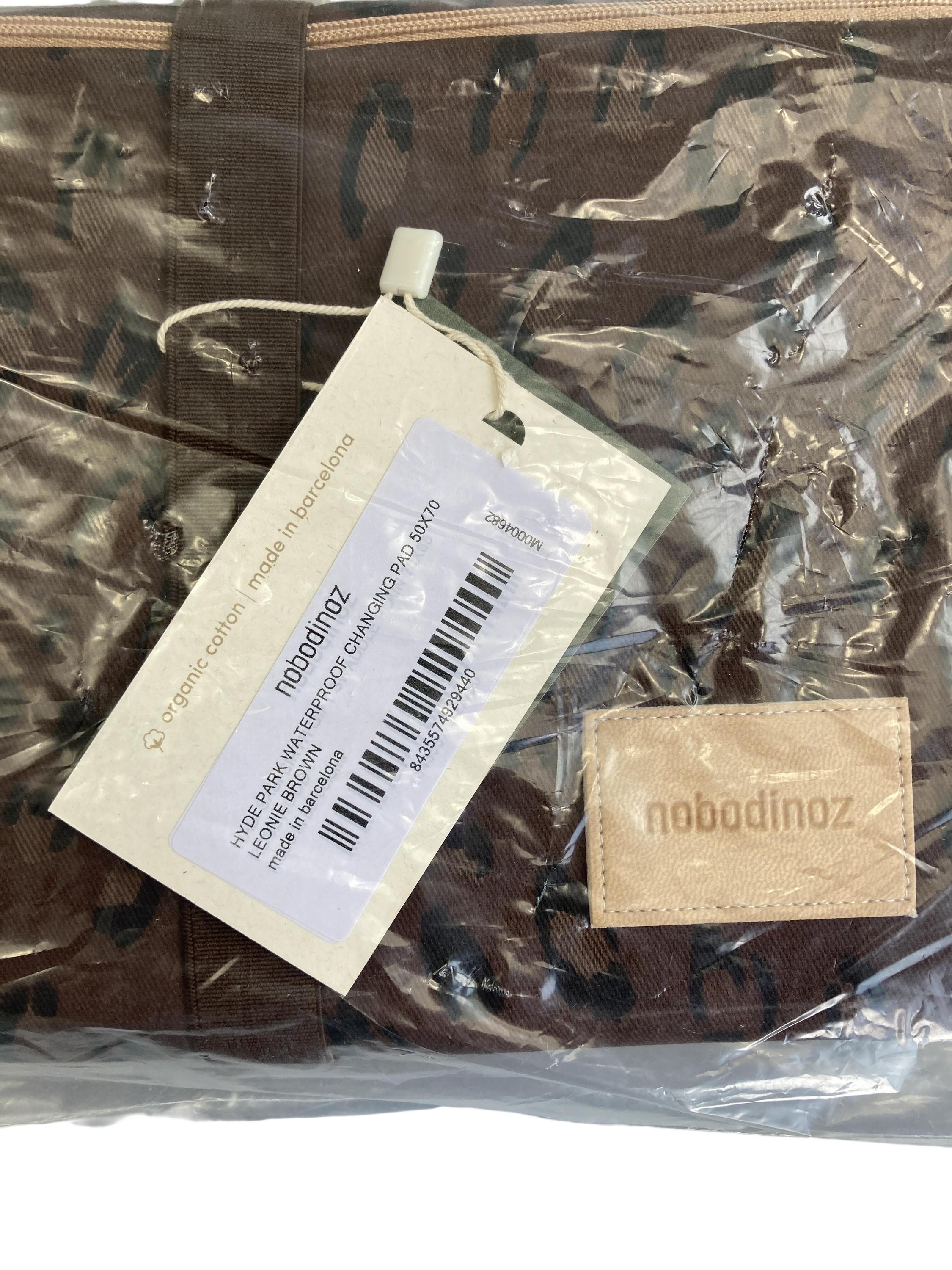 Wickelunterlagen Wickelzubehör Pflege Hyde Park Waterproof Changing Pad Nobodinoz Label Image Last Season