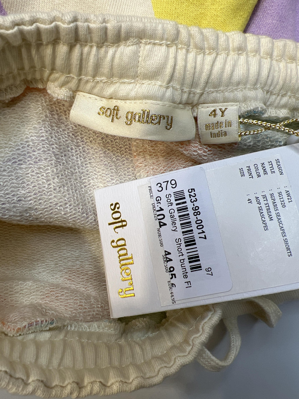 Shorts & kurze Hosen Shorts & kurze Hosen Kleidung Shorts bunt Label Image Last Season