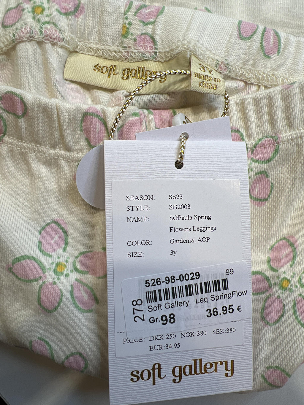 Stoffhosen Hosen & Jeans Kleidung Stoffhose beige Blumen Label Image Last Season