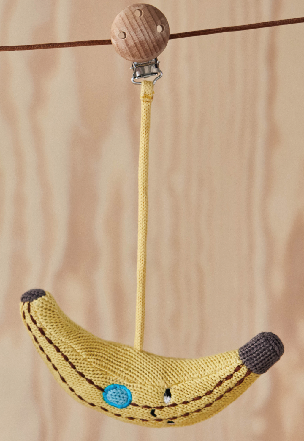 Schnullerbänder Schnuller Pflege Yummy Pram Toy Clip Oyoy M107688_5712195084455_Mood_Picture_3.png Last Season