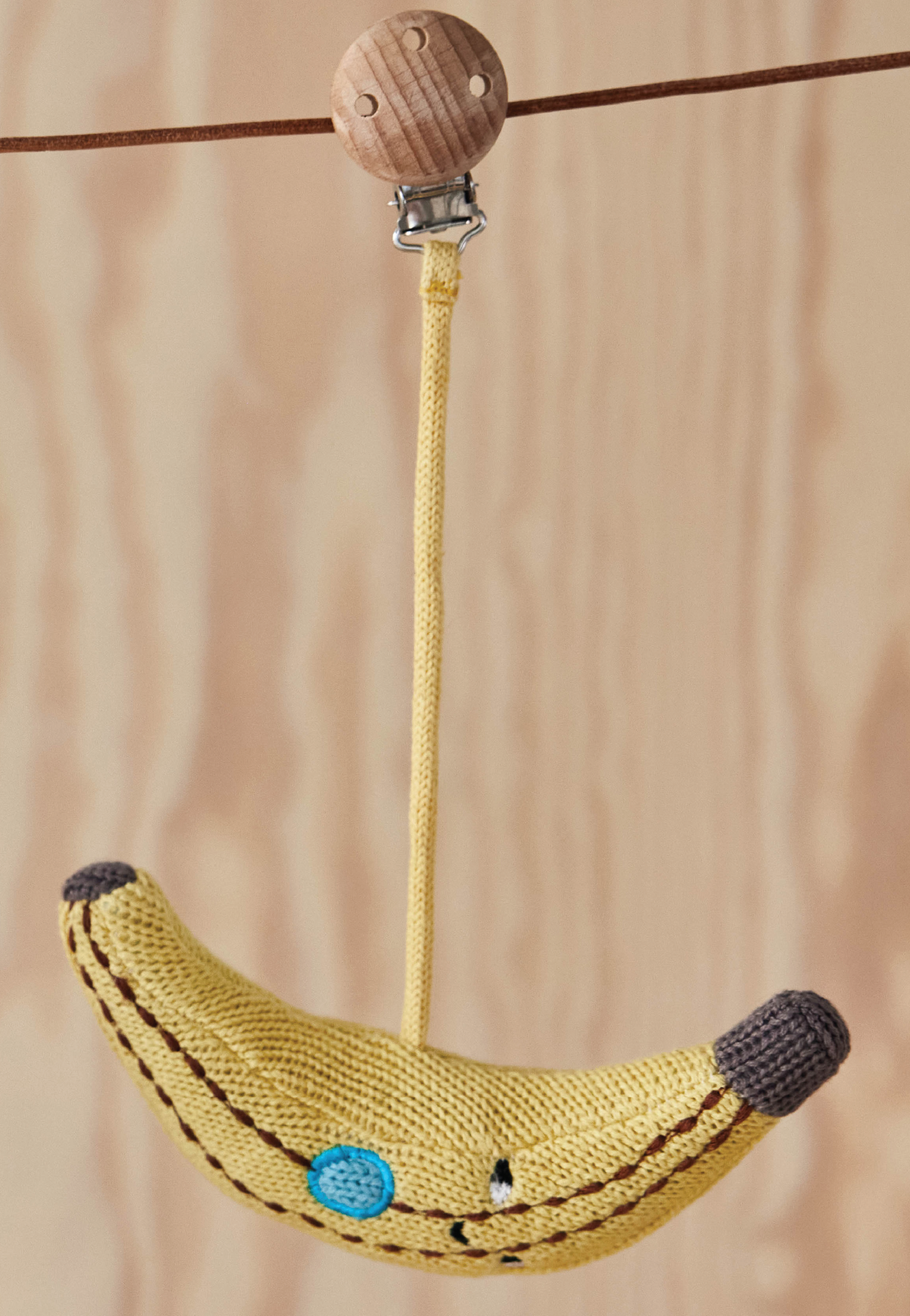 Schnullerbänder Schnuller Pflege Yummy Pram Toy Clip Oyoy M107688_5712195084455_Mood_Picture_3.png Last Season