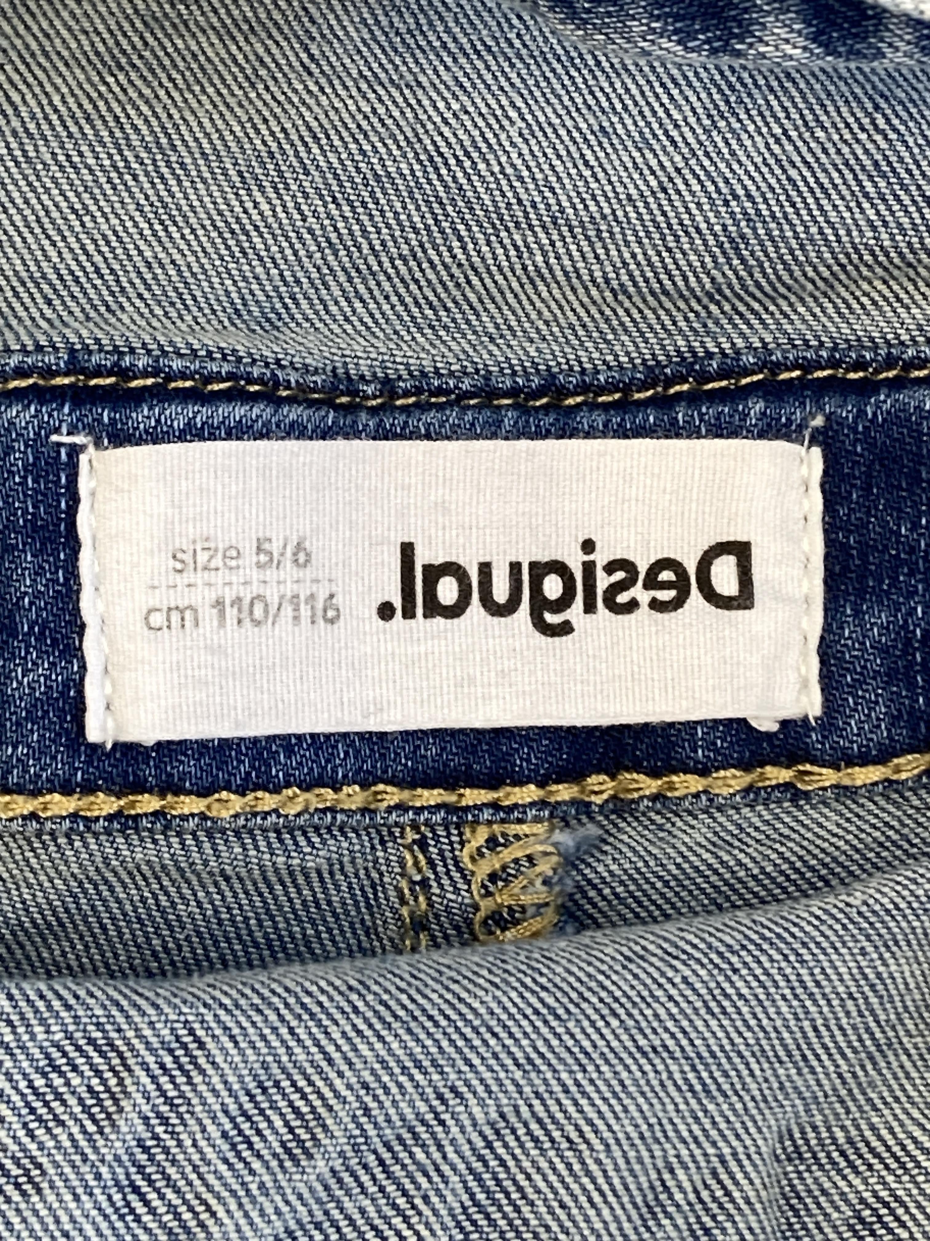 Latzhosen Hosen & Jeans Kleidung Latzhose Future is now Desigual Label Image Second Hand
