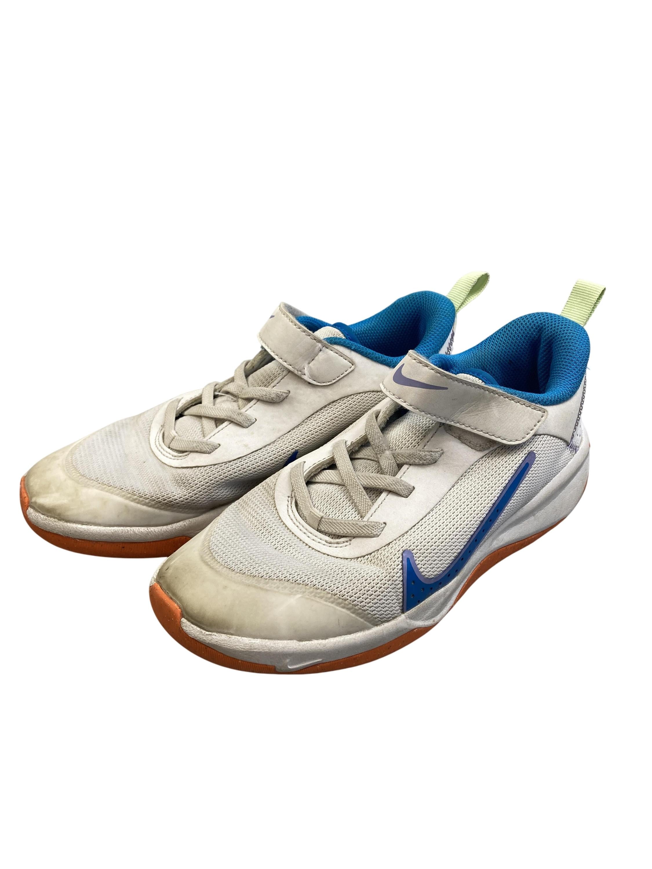 Hallenschuhe Sportschuhe Schuhe Turnschuh helle Sohle Nike Front Image Second Hand